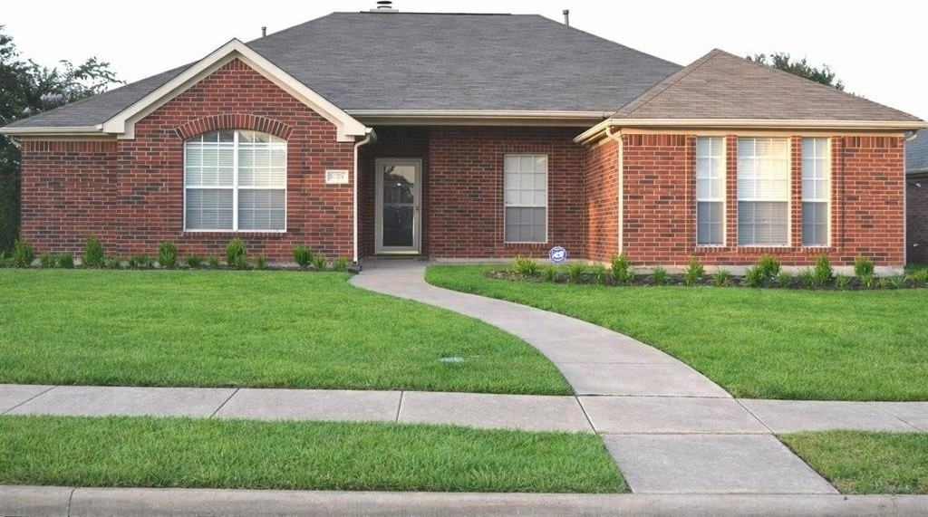 2024 Austin Dr - Photo 2 of 12