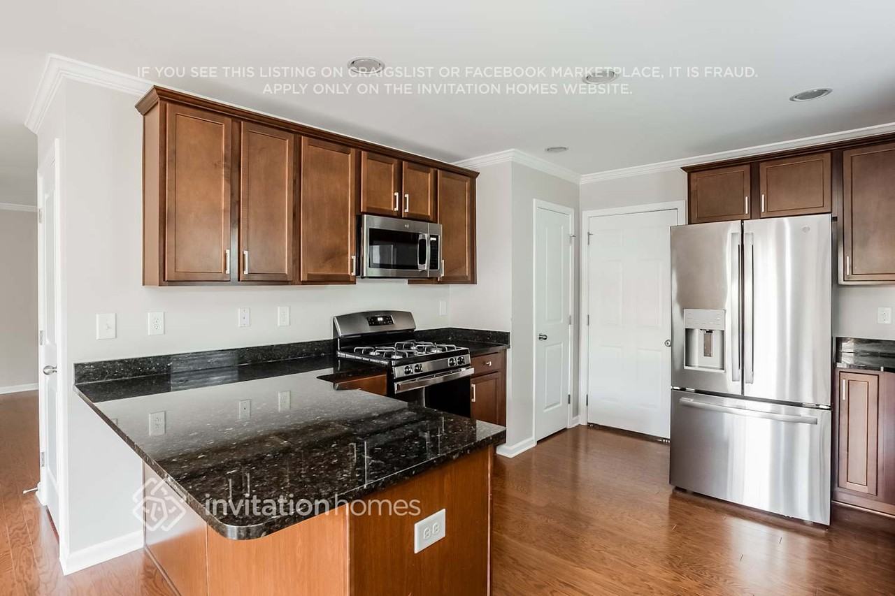 2704 Old House Cir - Photo 5 of 16