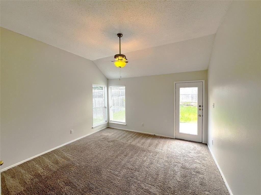 112 Walnut Ln - Photo 7 of 21