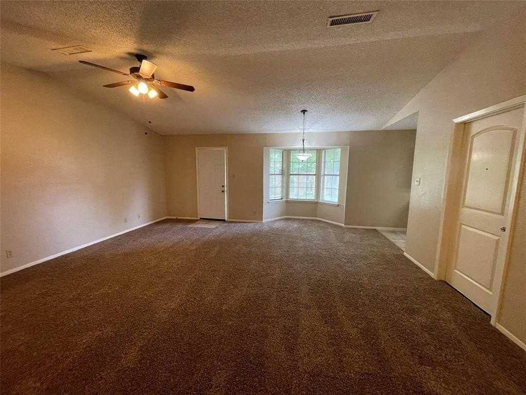 821 Loganwood Dr - Photo 7 of 14