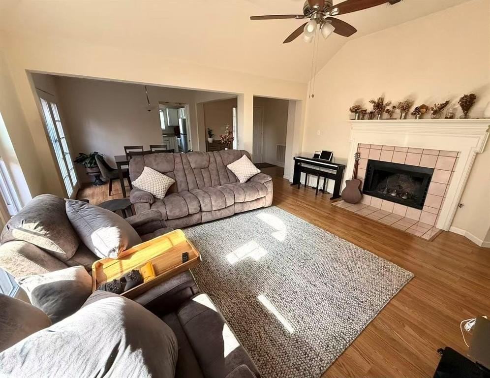 610 Willow Oak St - Photo 4 of 23