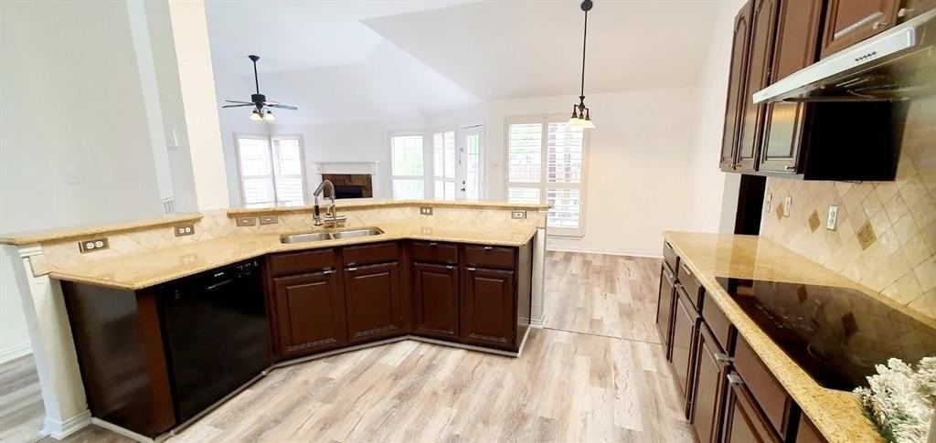 9720 Windy Hollow Dr - Photo 4 of 18