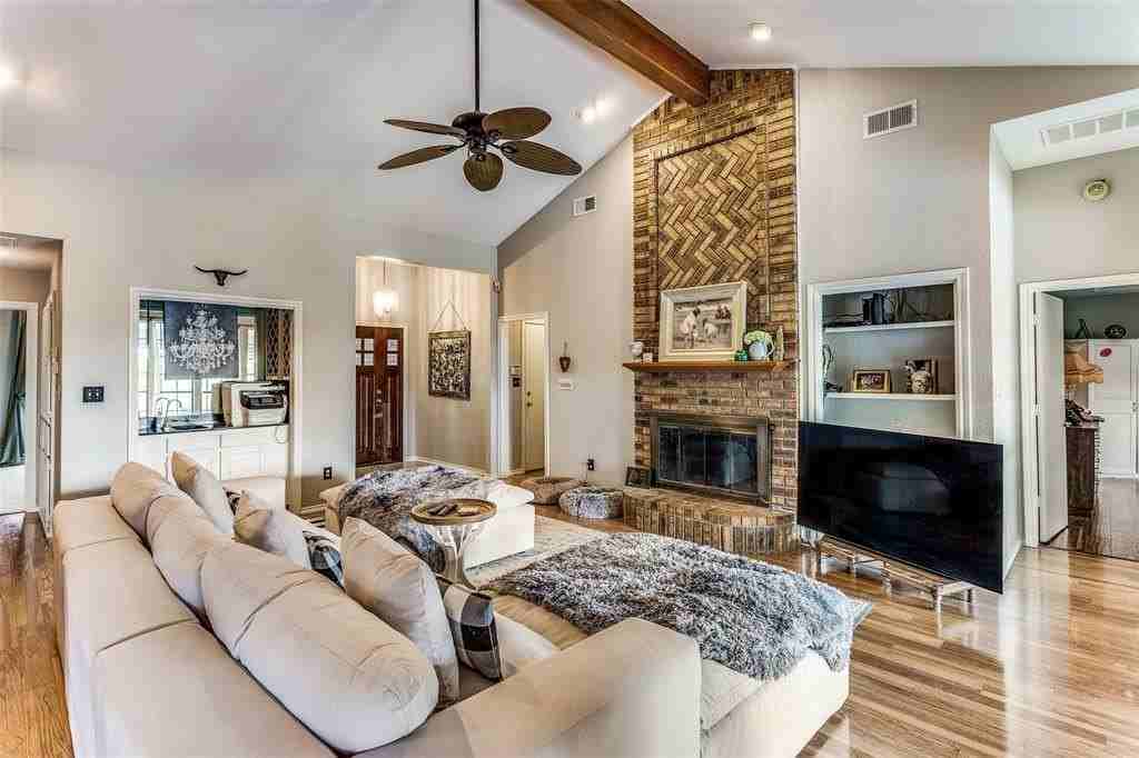 329 Sexton Ln - Photo 5 of 25