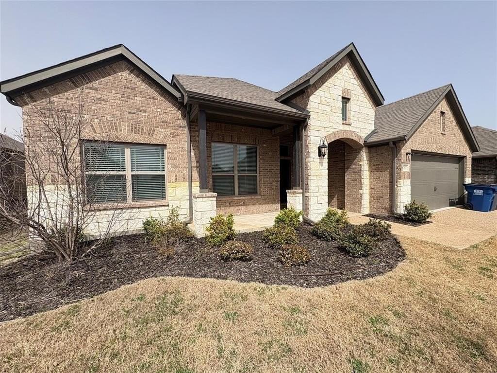 2817 Bobcat Dr - Photo 2 of 18