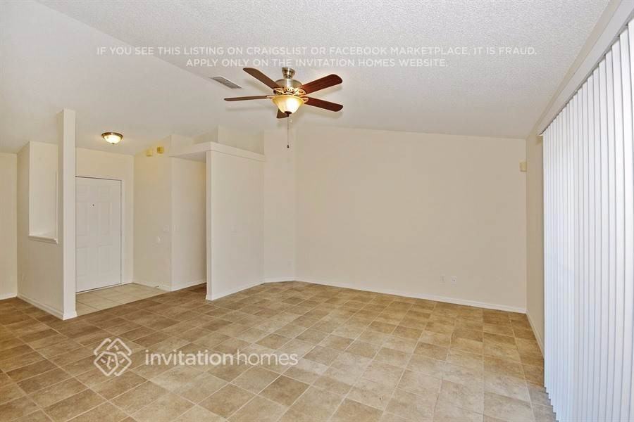 10814 Crescendo Loop - Photo 3 of 18