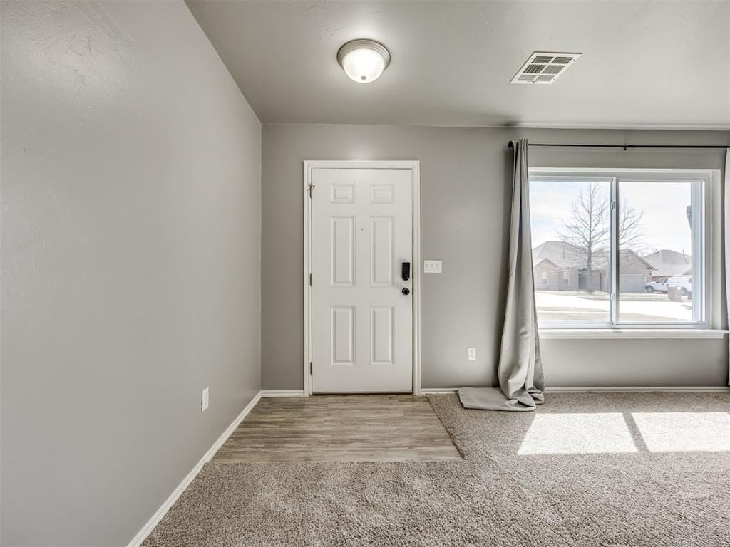 609 E Linden Ln - Photo 3 of 16