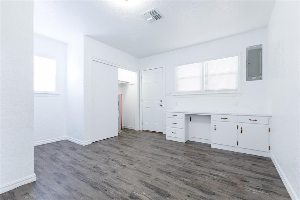 324 S Lester St - Photo 7 of 11