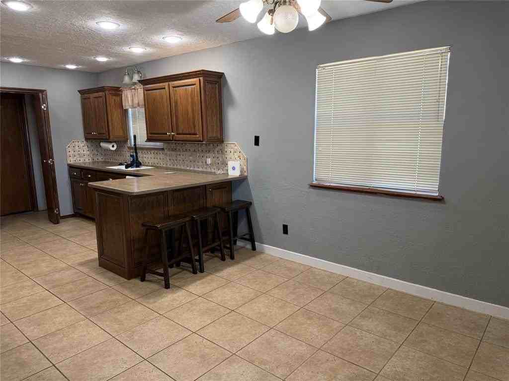 33 Peterson Dr - Photo 7 of 16