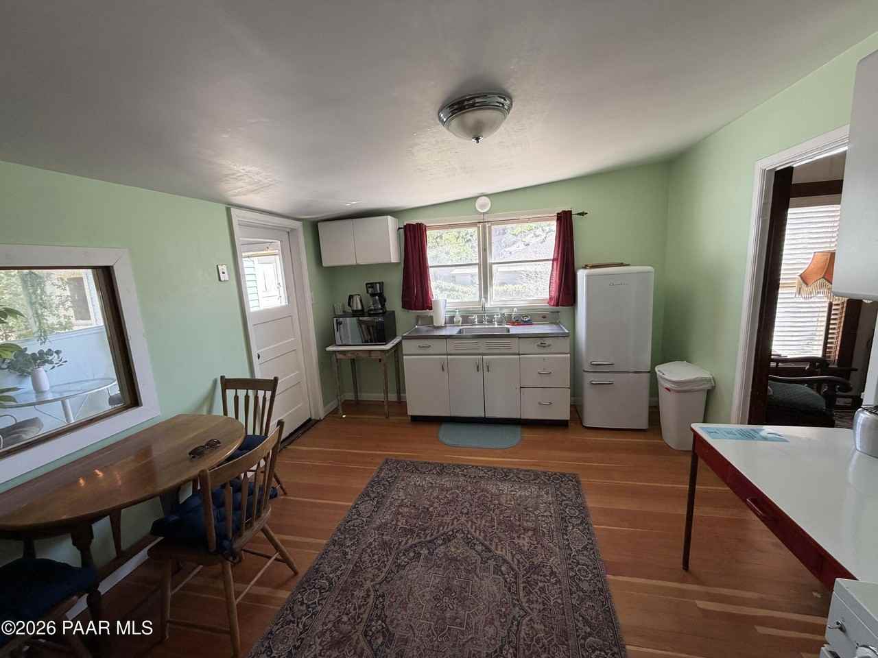 411 S Cortez St - Photo 3 of 11