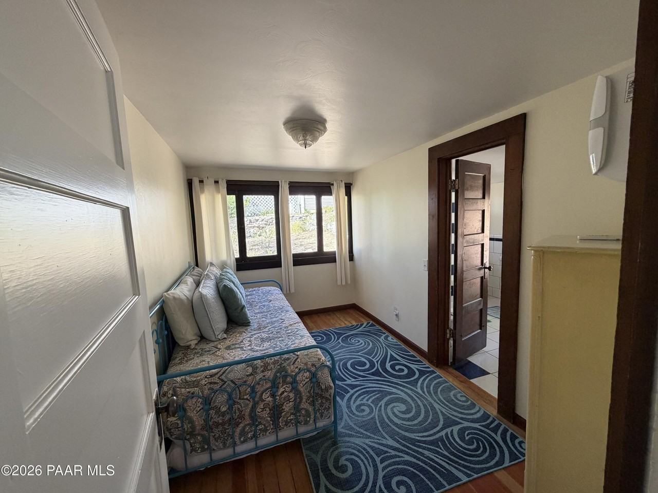 411 S Cortez St - Photo 4 of 11