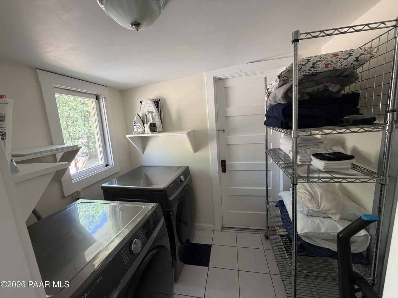 411 S Cortez St - Photo 6 of 11