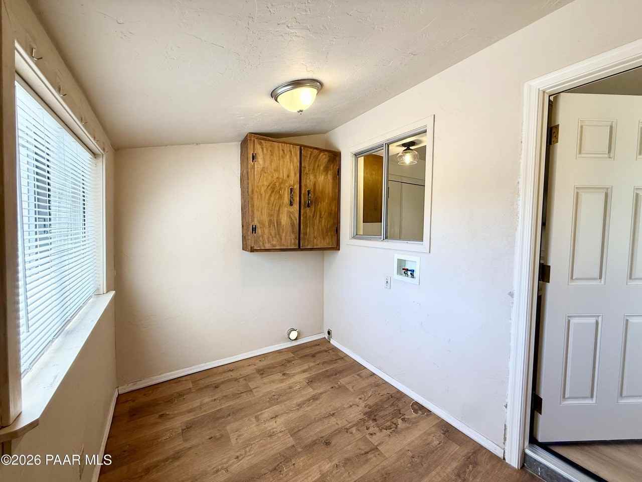 2859 N Meadow Ln - Photo 2 of 12