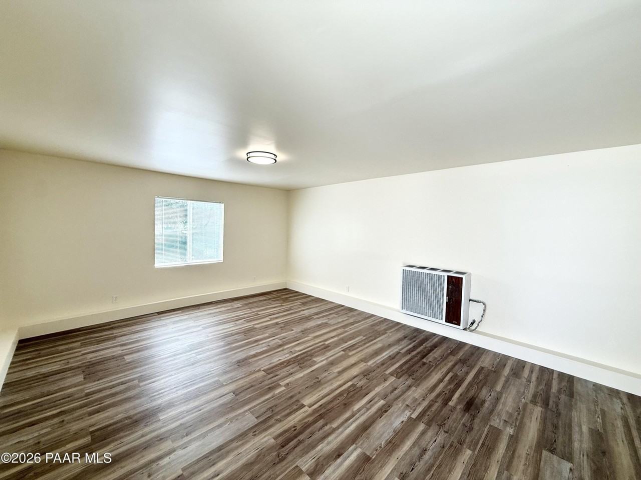 2859 N Meadow Ln - Photo 7 of 12