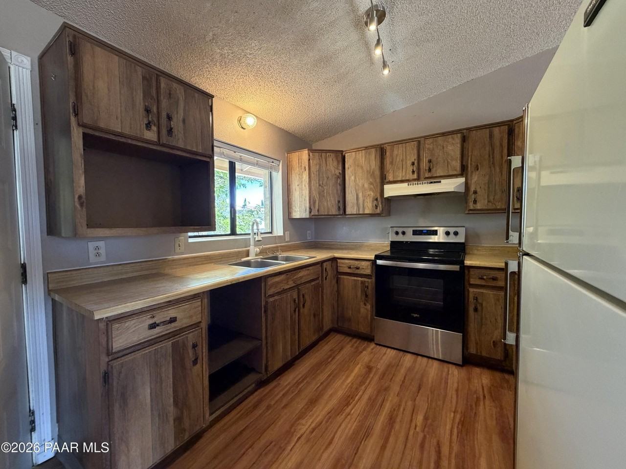 927 N Old Chisholm Trl #C - Photo 2 of 14