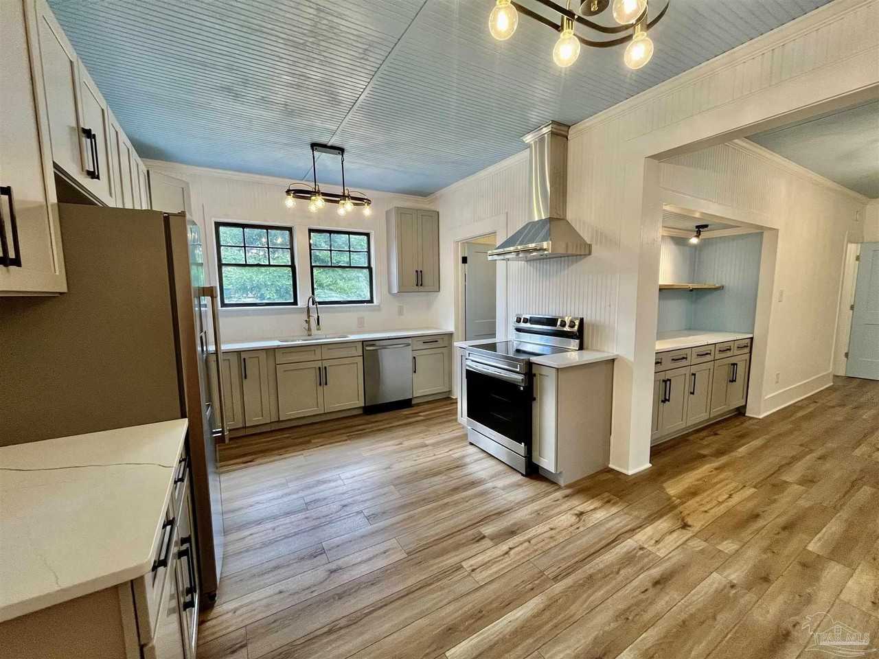 101 Central Ave - Photo 3 of 49