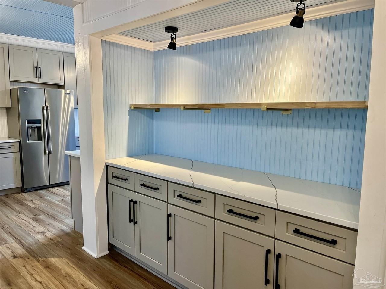 101 Central Ave - Photo 5 of 49