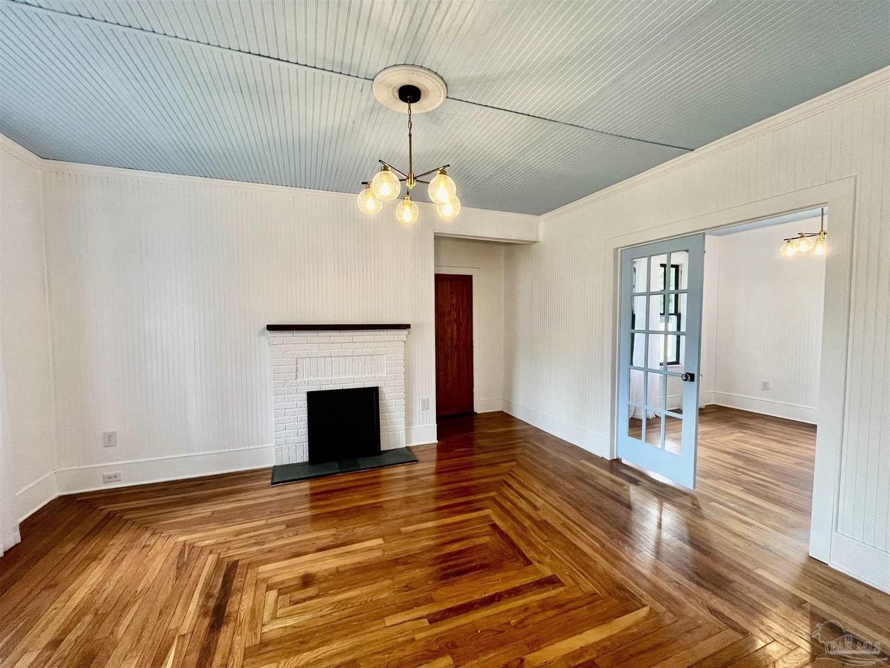 101 Central Ave - Photo 6 of 49