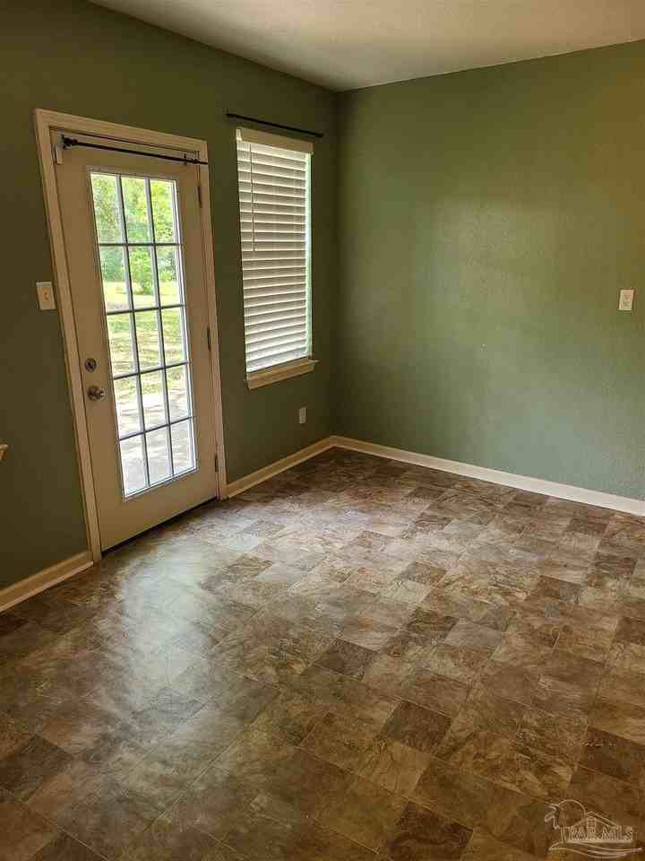 6960 Klondike Rd - Photo 3 of 29