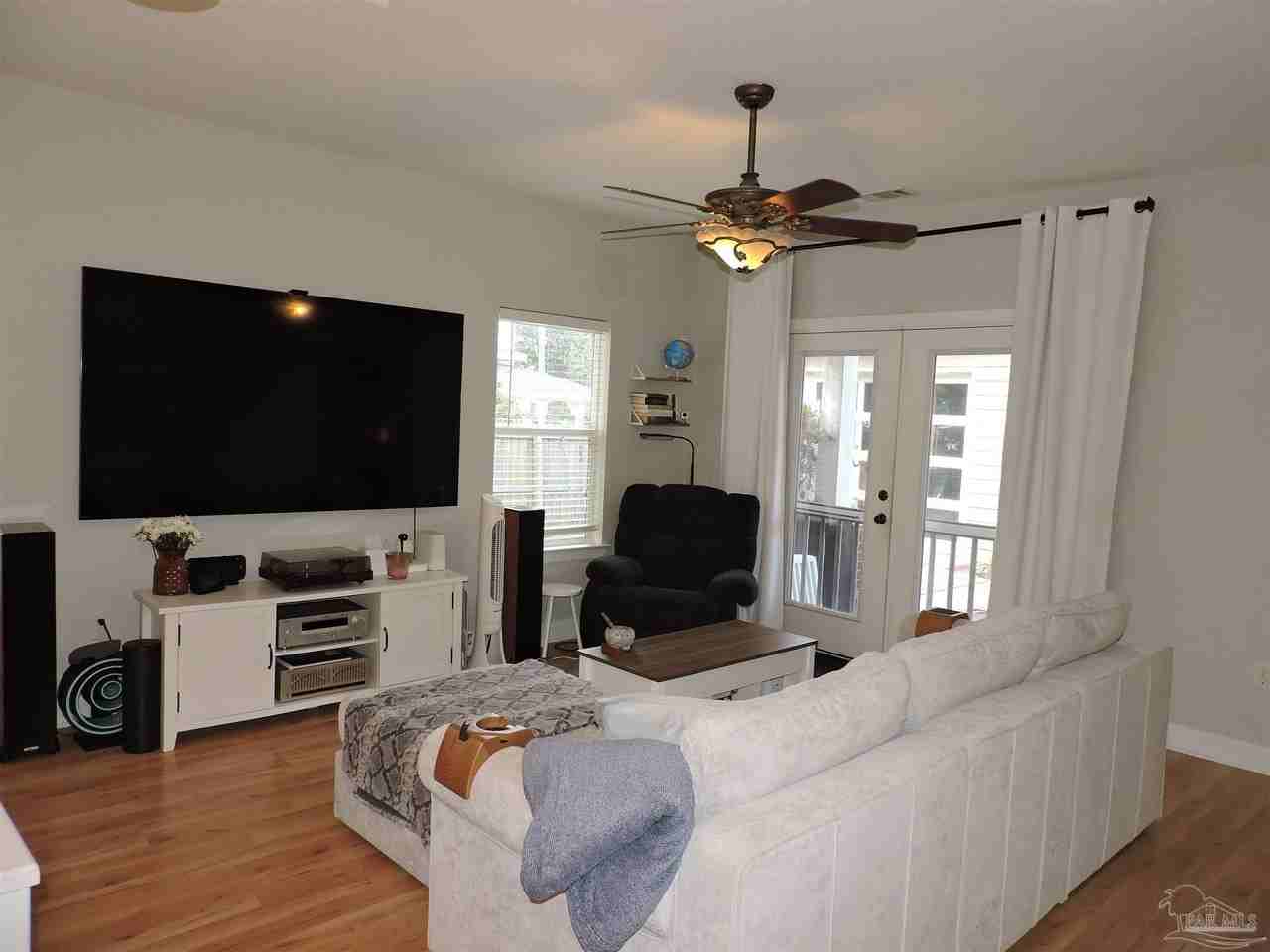 1531 N 12th Ave - Photo 5 of 39