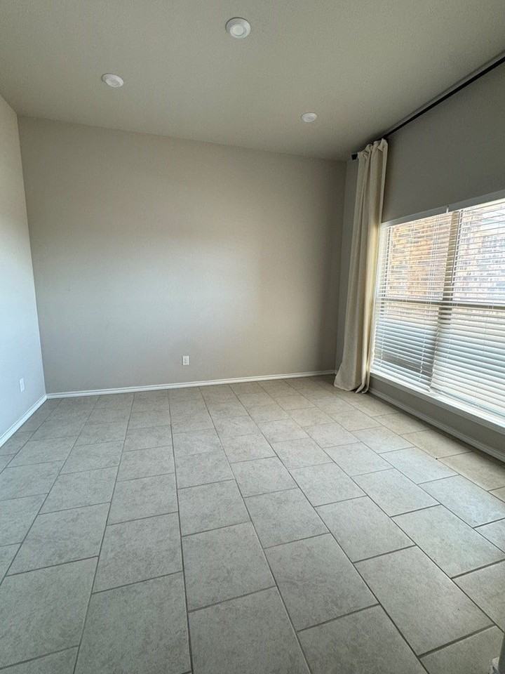 1909 Rattler Ln - Photo 3 of 18