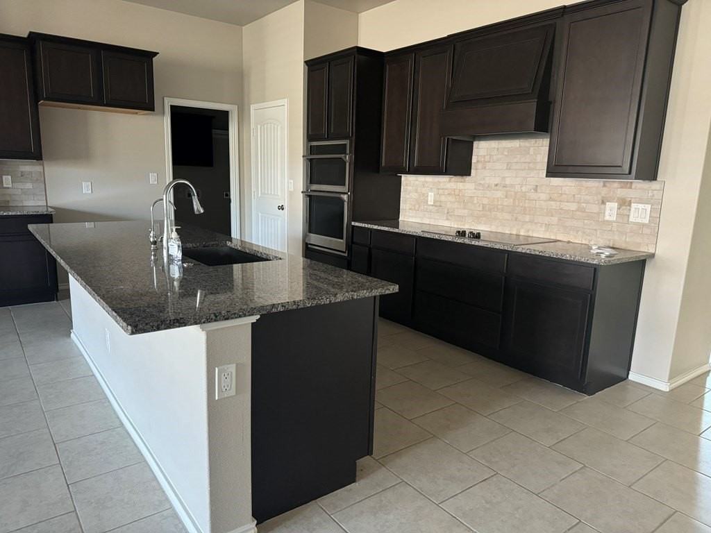 1909 Rattler Ln - Photo 5 of 18