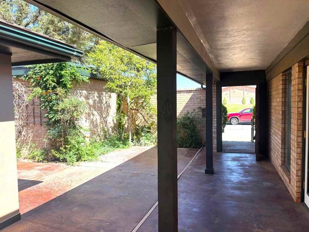 1413 Ventura Ave - Photo 2 of 26