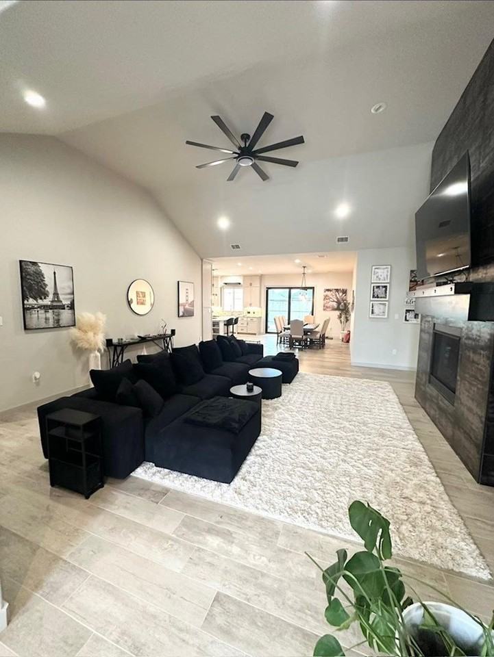 4507 Solana Ct - Photo 2 of 20