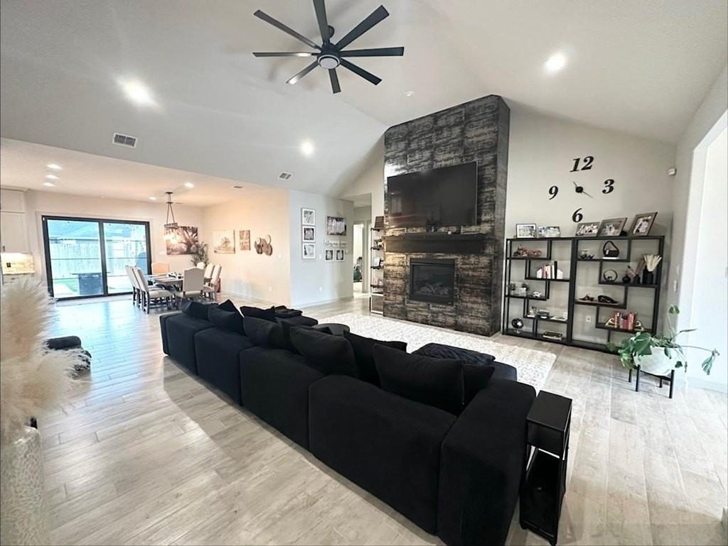 4507 Solana Ct - Photo 3 of 20