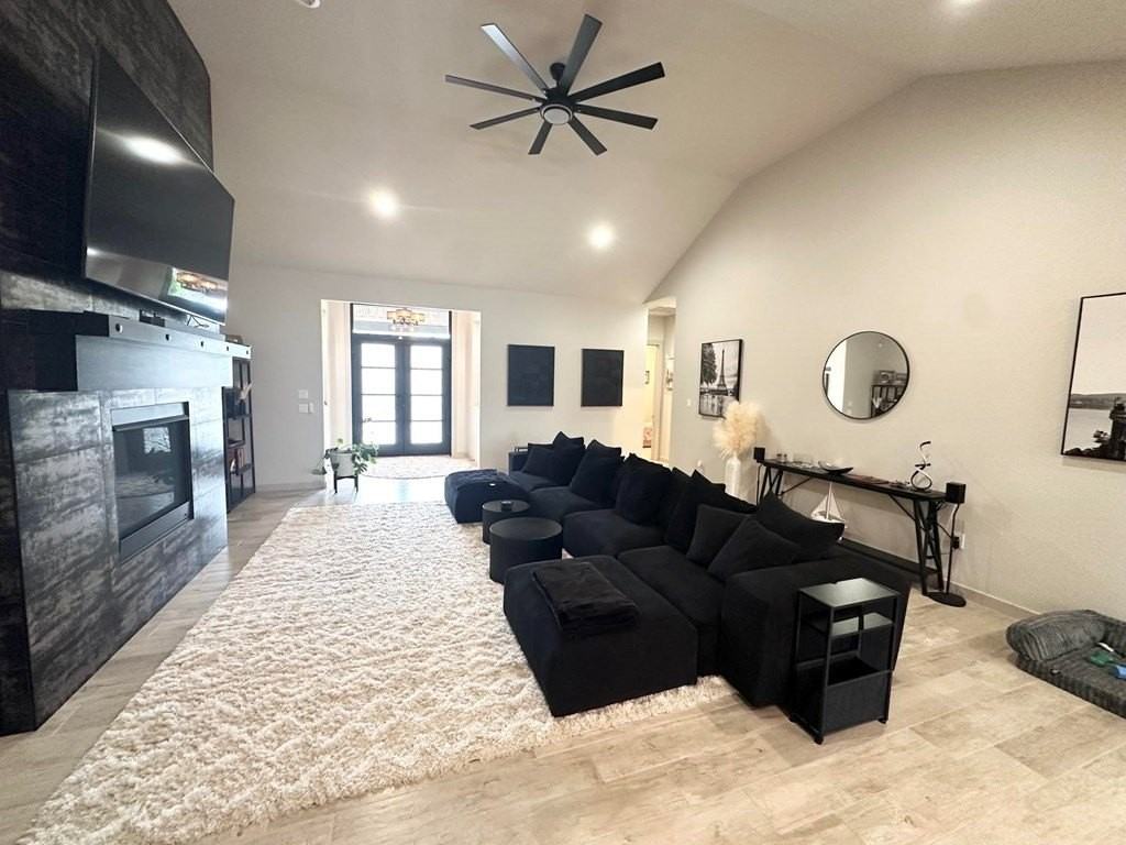 4507 Solana Ct - Photo 4 of 20