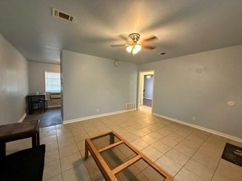 1102 N Carrizo St - Photo 3 of 11