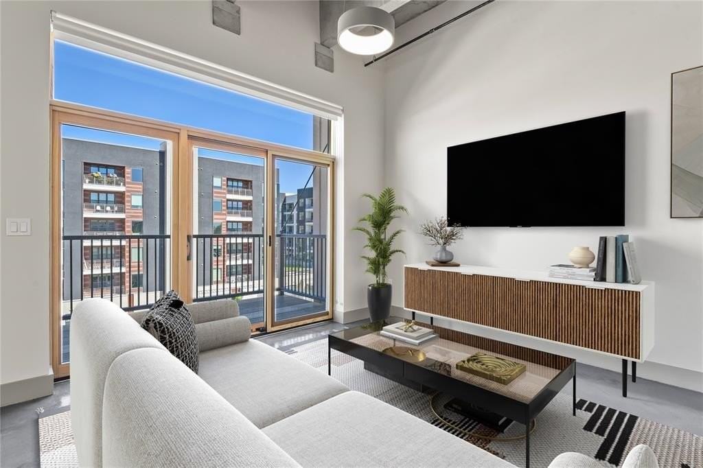 415 E Pikes Peak Ave #405 - Photo 4 of 22