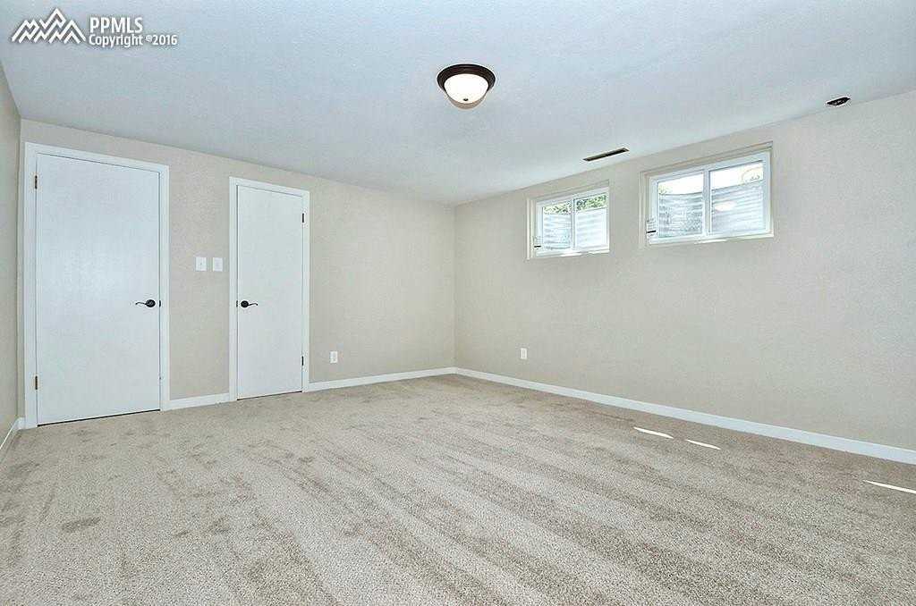 1422 Tesla Dr - Photo 5 of 18