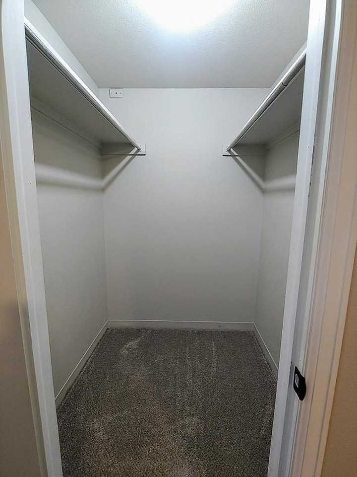 1422 Tesla Dr - Photo 6 of 18