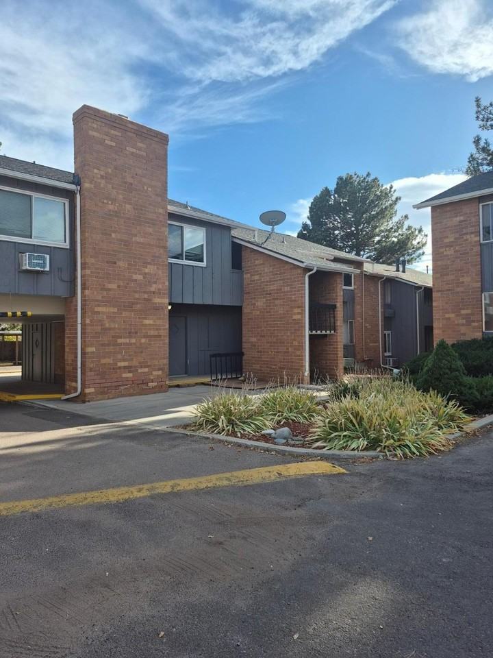 1625 N Murray Blvd #230