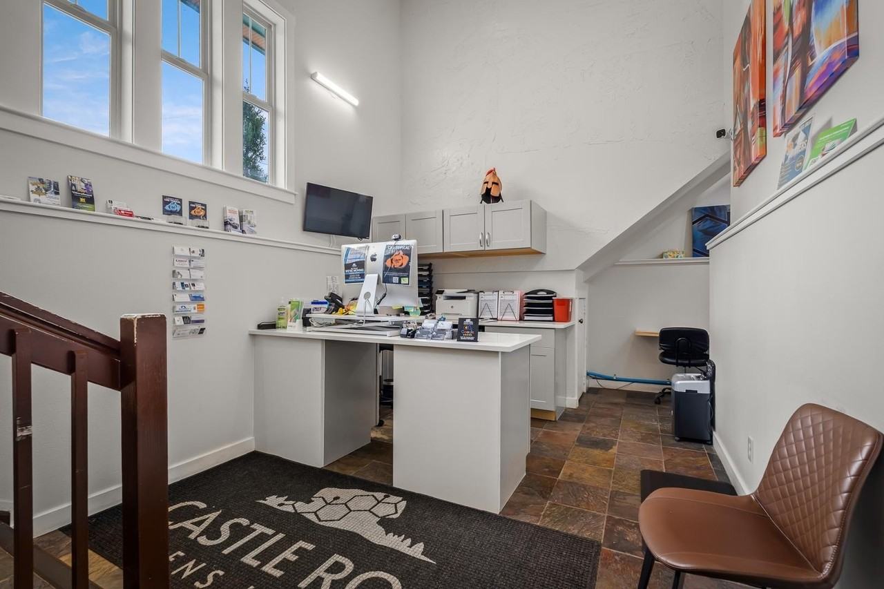 422 Elbert St - Photo 3 of 12