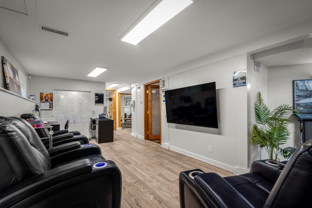 422 Elbert St - Photo 5 of 12