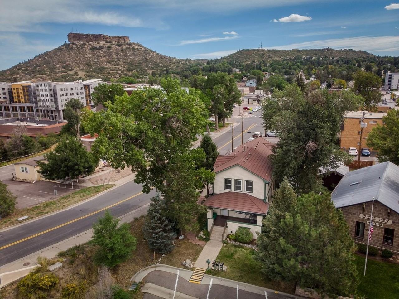 422 Elbert St - Photo 7 of 12