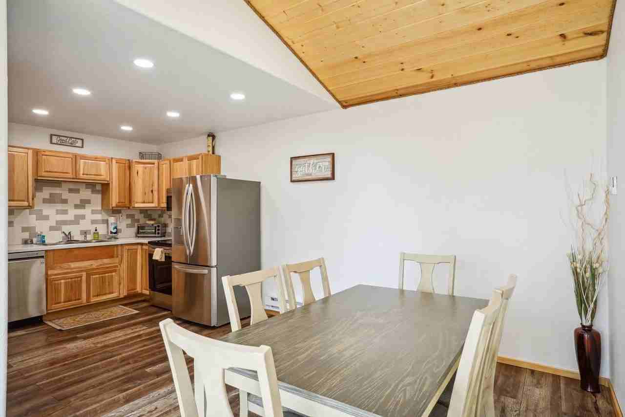 51 Dakota Ln - Photo 2 of 32