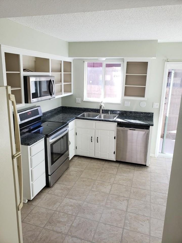1219 Willow Bend Cir #7 - Photo 2 of 11
