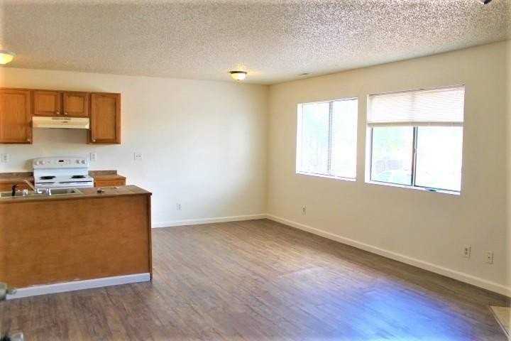 349 Gahart Dr #B - Photo 4 of 8