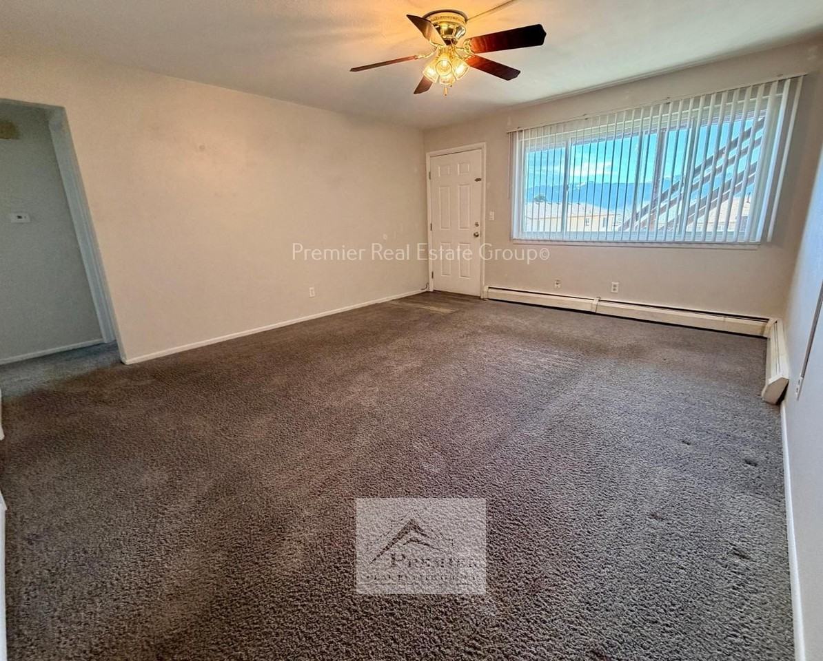 1466 Hathaway Dr #F - Photo 6 of 10