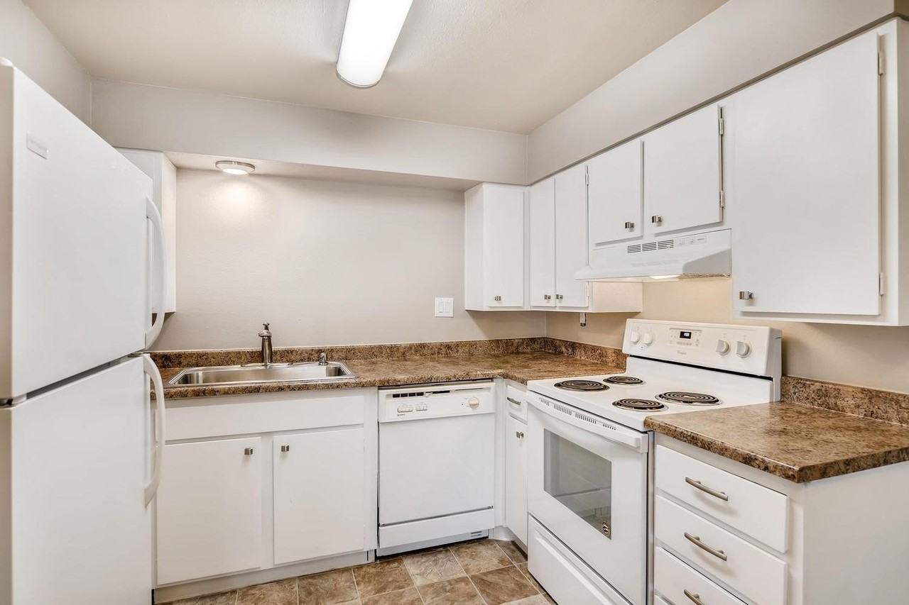 1511 Yuma St #2 - Photo 5 of 13
