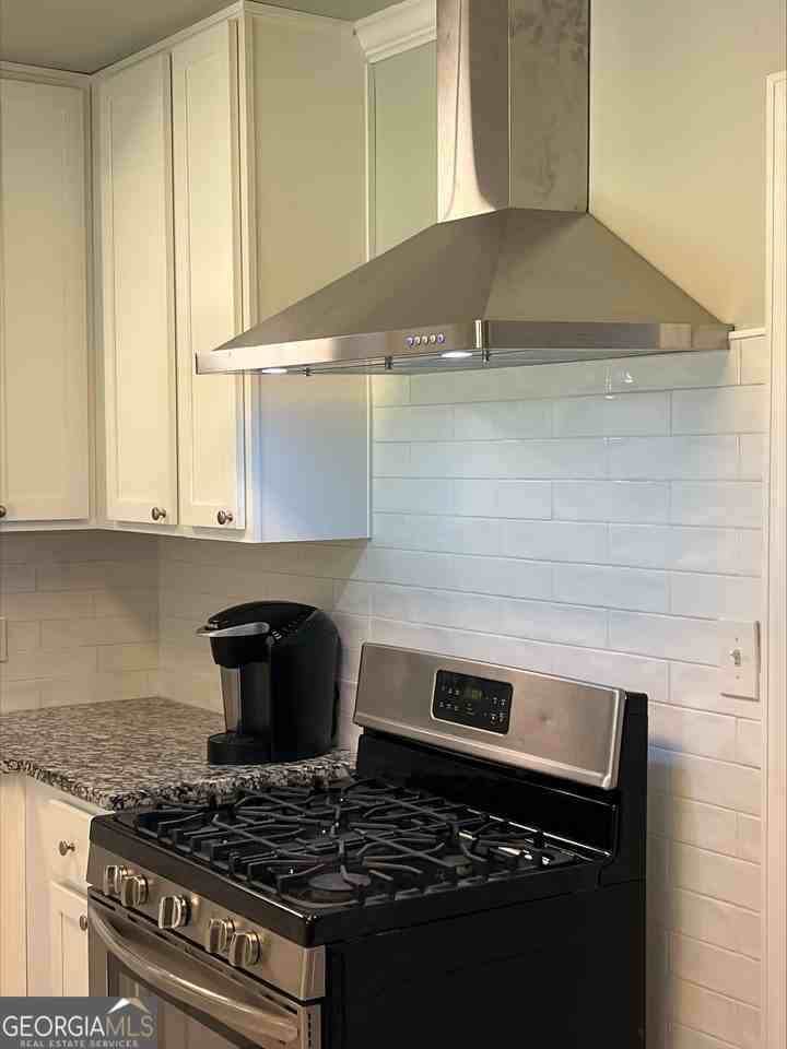 2120 Meadowbrook Ln Se - Photo 4 of 22