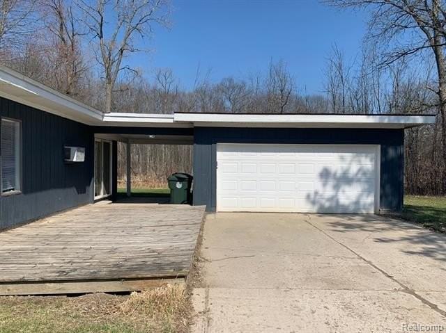 477 Crediton St - Photo 4 of 13