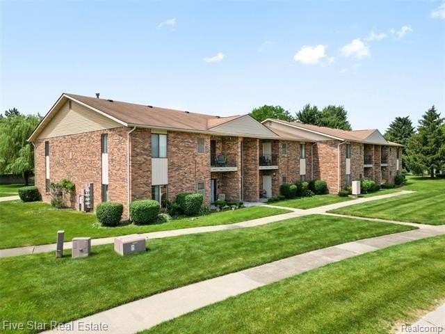 15012 Island Dr - Photo 3 of 11