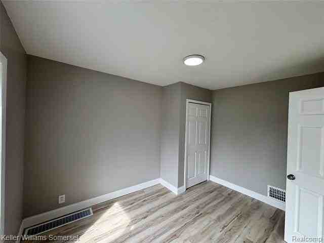 21434 Panama St - Photo 4 of 11