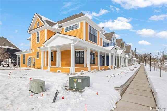 416 S Center St - Photo 4 of 28