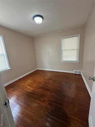 4810 Ternes St - Photo 4 of 5