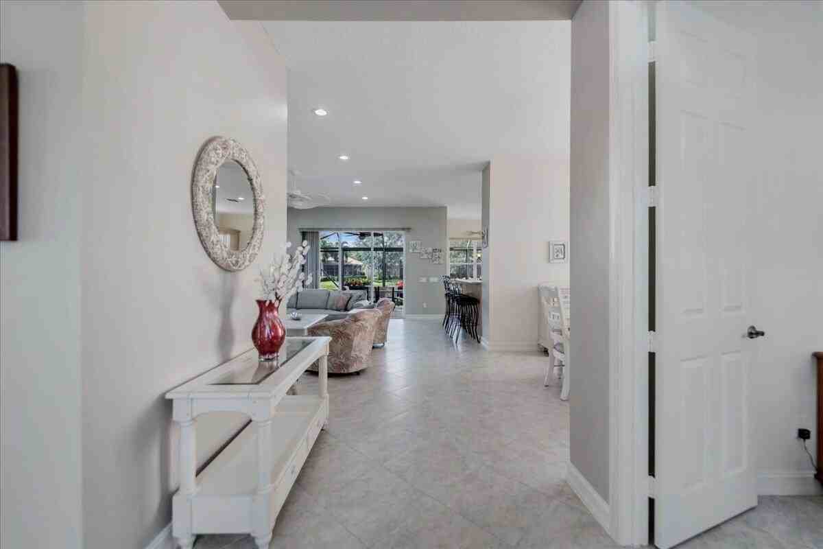 10599 Silverton Ln - Photo 5 of 50
