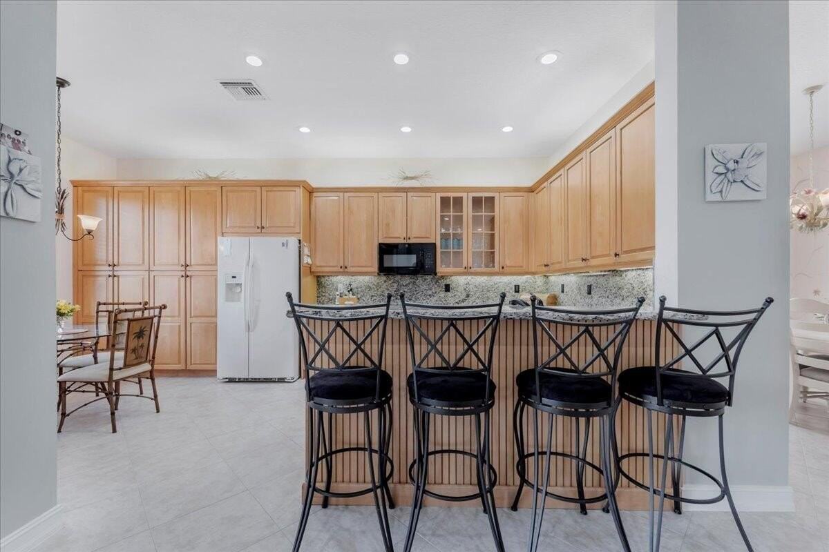 10599 Silverton Ln - Photo 6 of 50